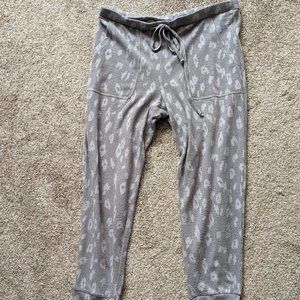 Grace & Lace cheetah cropped lounge pants